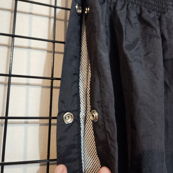 Black Pants with Loose Fit and Elastic Waistband - Picture 7 of 8